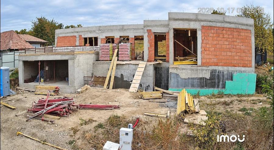 Casă cu Teren 2100 Mp în Rediu