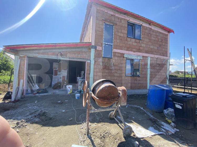 Casa individuala, 4 dormitoare, curte generoasa, garaj, zona - 6