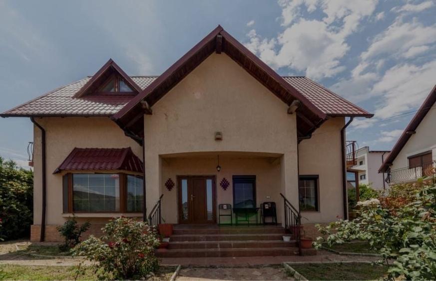 Casă cu 4 camere în Radu Negru