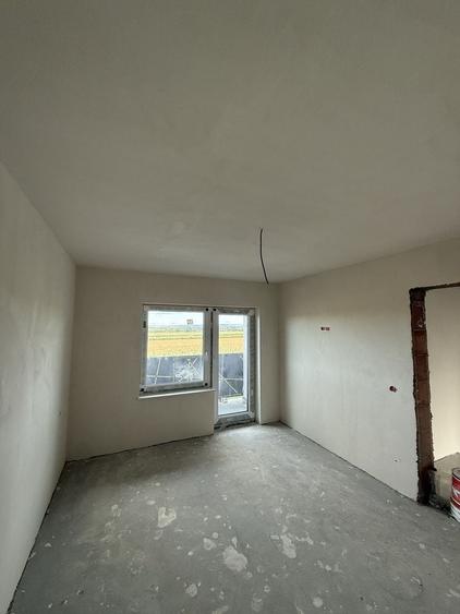 Casă cu 3 camere în Ipotești