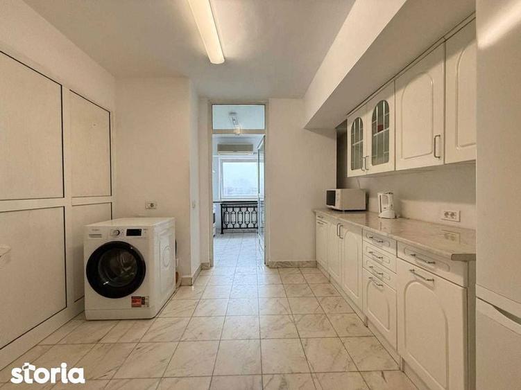 Apartament cu 3 camere decomandat în Titan