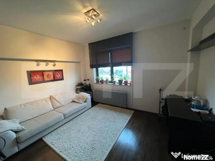 Apartament cu 3 camere decomandat în 1 Mai