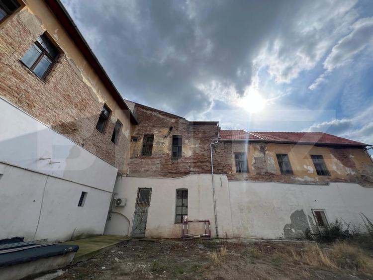 Spațiu comercial, de 900 mp, în Aiud