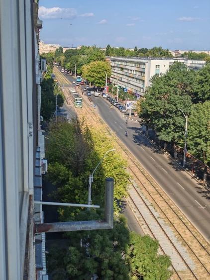 Apartament cu 3 camere decomandat în Alexandriei
