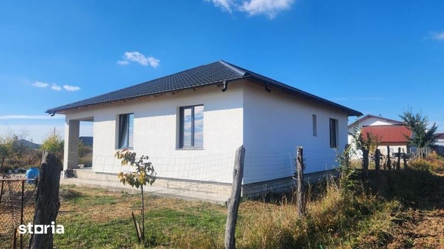 Casă cu 3 camere cu Teren 130 Mp în Prundu