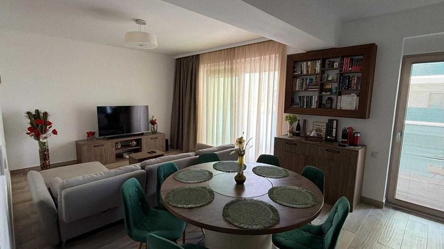 Apartament cu 3 camere decomandat în Nord