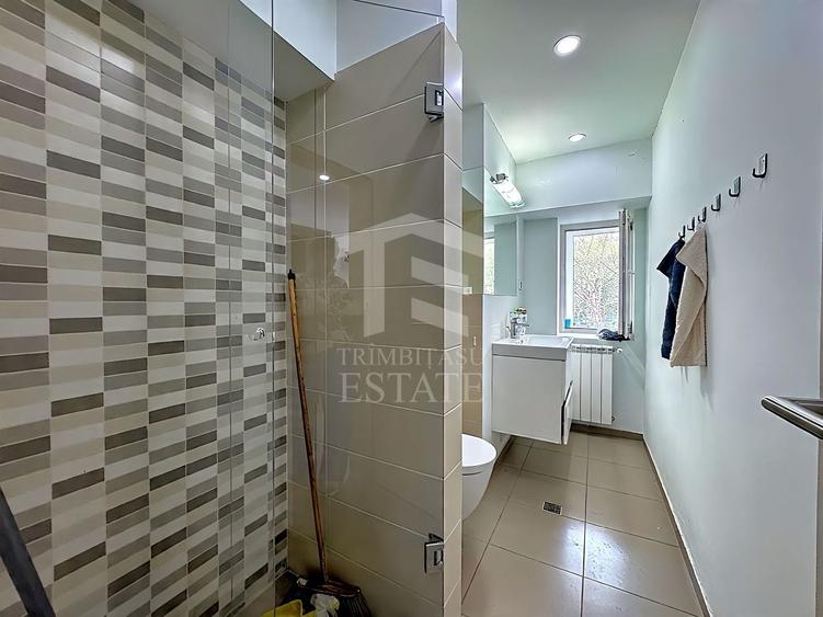 Apartament cu 3 camere decomandat în Decebal