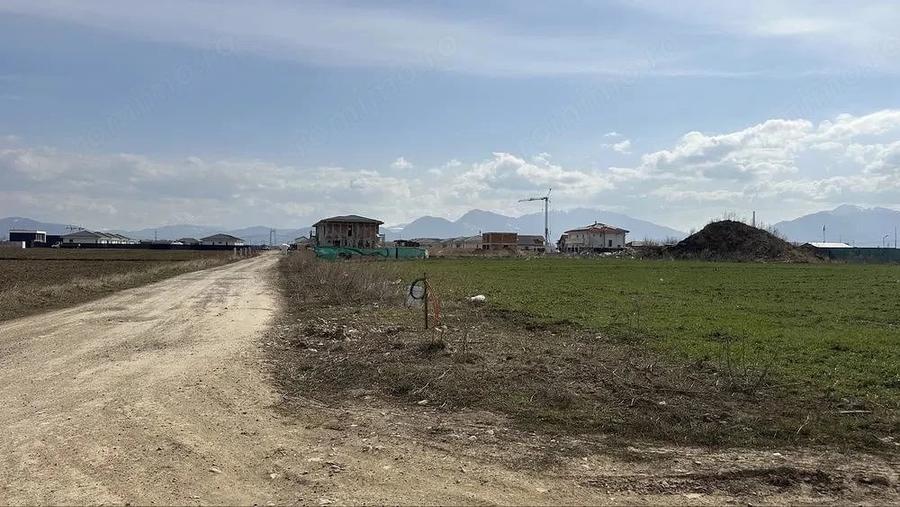 Teren de 3840 mp, în Hărman