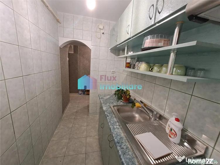 Apartament cu 2 camere semidecomandat în George Enescu