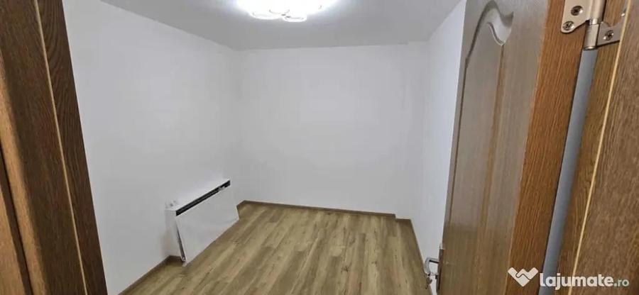 Apartament cu 4 camere semidecomandat în George Enescu
