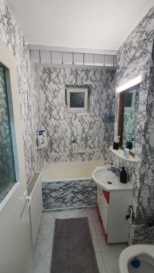 Apartament cu 2 camere semidecomandat în Ortelec