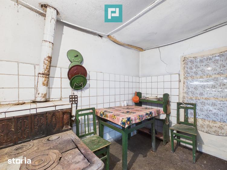 Casă cu 5 camere cu Teren 2837 Mp în Buteni