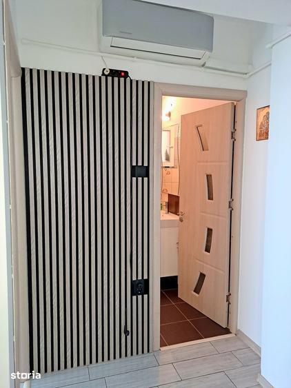 Apartament cu 2 camere decomandat în Craiovița Nouă