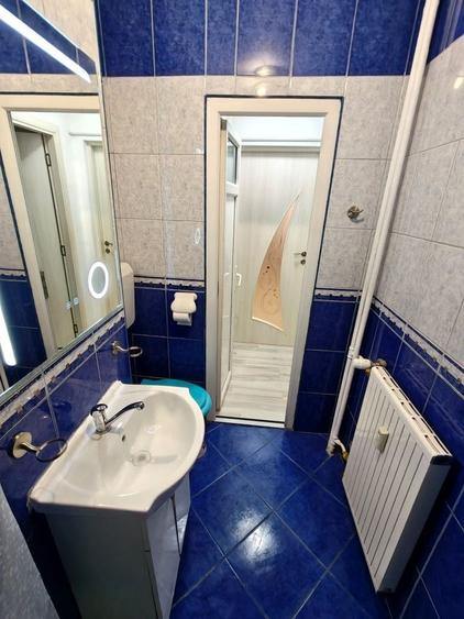 Apartament cu 2 camere semidecomandat în Tei