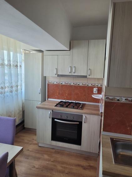Pf. Inchiriez apartament. 3 camere mobilat complet langa Mall pret 500 - 3