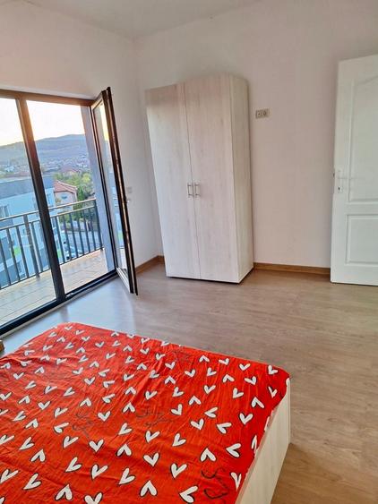 Apartament cu 3 camere decomandat în Cetate