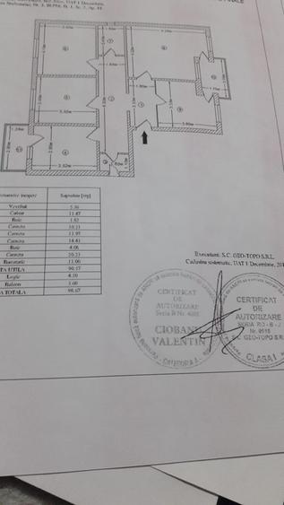 Apartament cu 4 camere decomandat în 1 Decembrie