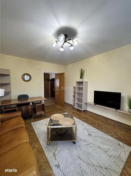 Apartament cu 3 camere decomandat în Deve
