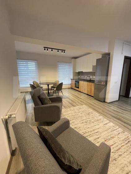 Apartament cu 2 camere decomandat, mobilat în Central
