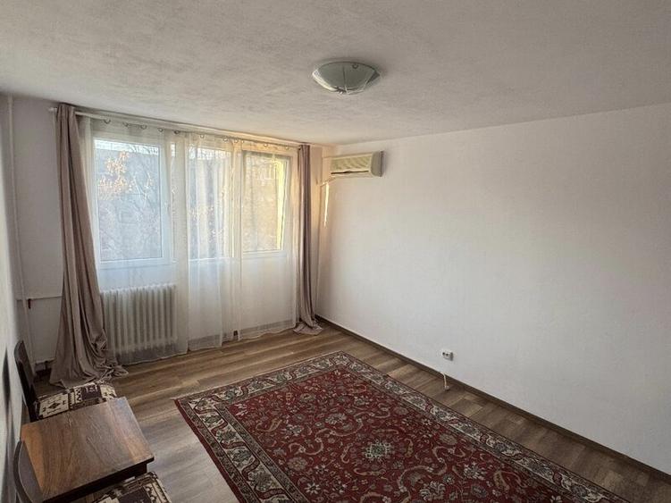 Apartament cu 3 camere decomandat în Militari