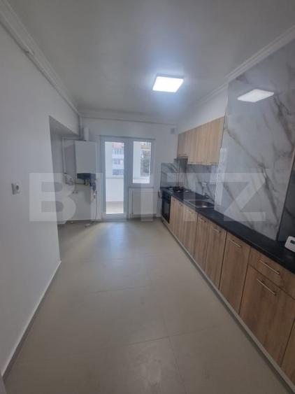 Apartament cu 3 camere decomandat, mobilat în George Enescu