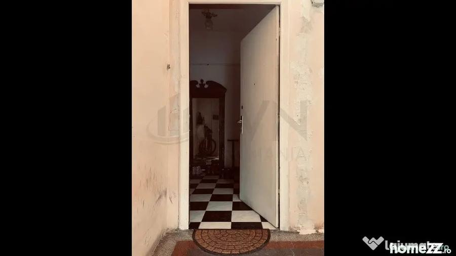 Apartament cu 4 camere semidecomandat în Ultracentral