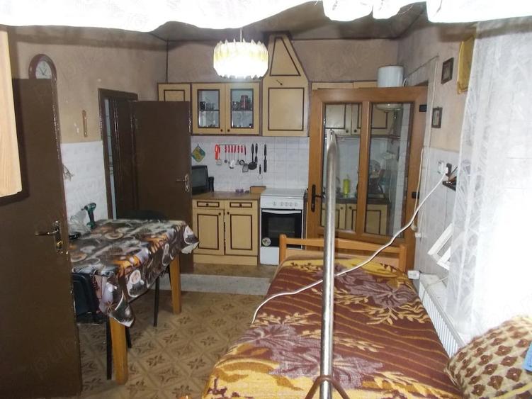 Casă cu 3 camere cu Teren 1689 Mp în Pădureni