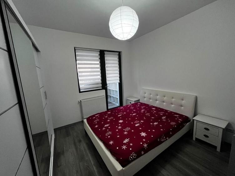 Apartament cu 2 camere semidecomandat în Berceni