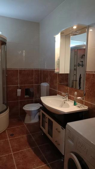 Casă cu Teren 958 Mp în Central