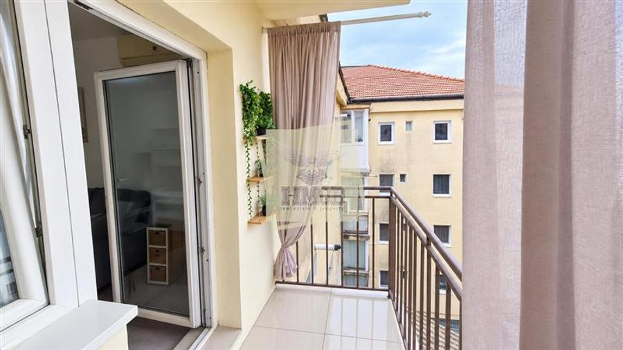 Apartament cu 3 camere decomandat, mobilat în Central