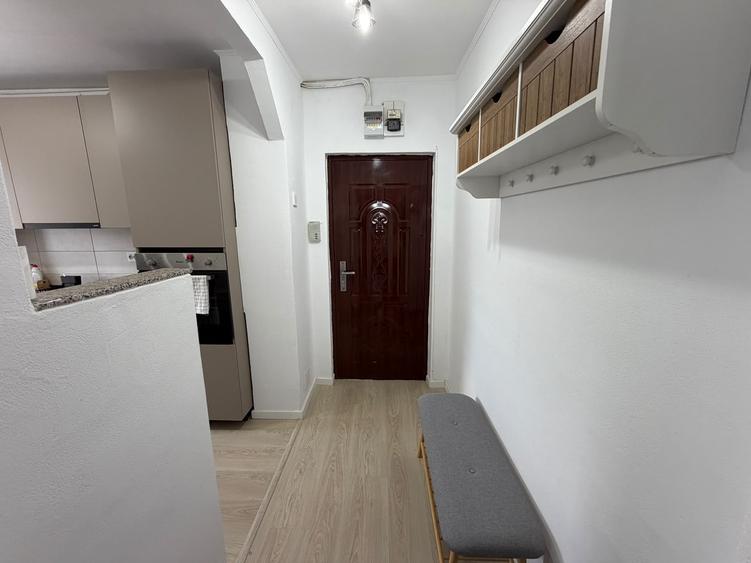 Apartament cu 2 camere semidecomandat, mobilat în Mihai Viteazul