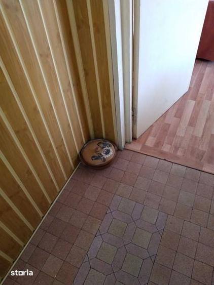 Apartament cu 3 camere semidecomandat în Est
