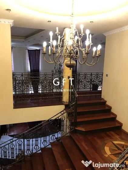 Casă cu 14 camere cu Teren 3500 Mp în Central