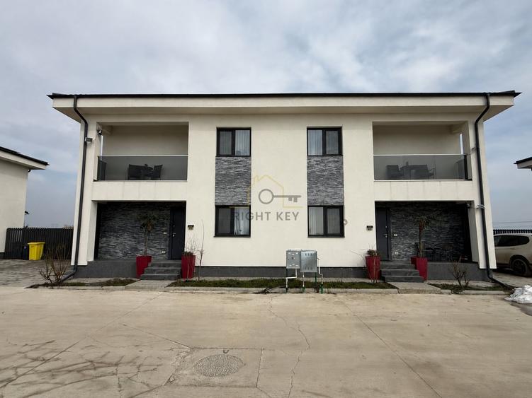 Duplex cu 5 camere cu Canalizare în Clinceni