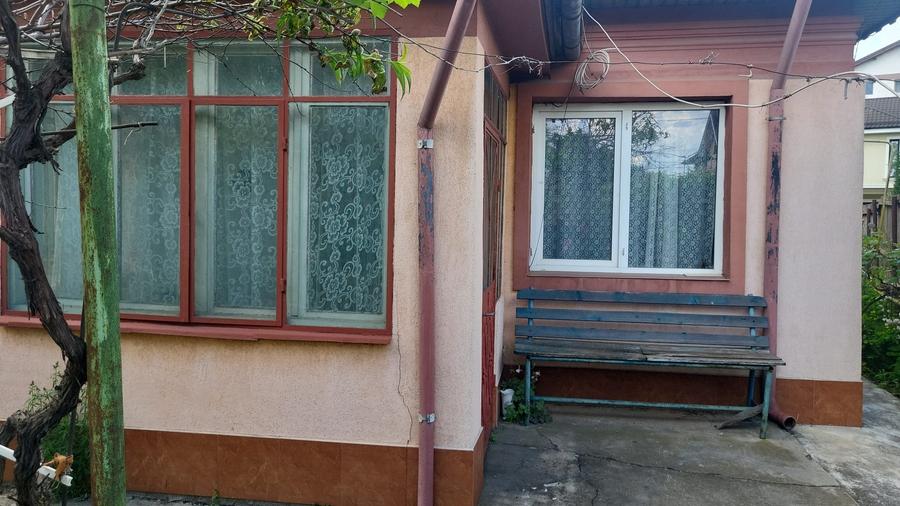 Casă individuală cu 3 camere cu Canalizare în Micro 5