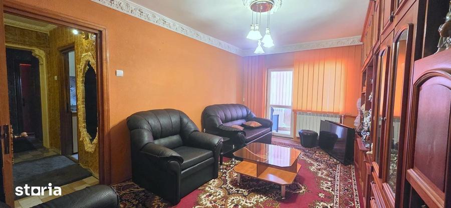 Apartament cu 3 camere decomandat în Gara