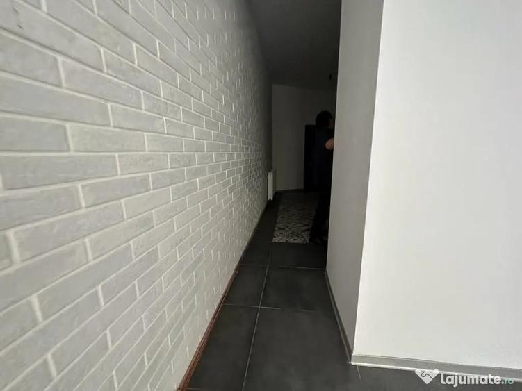 Spațiu comercial, de 44 mp, în P-ța Universității