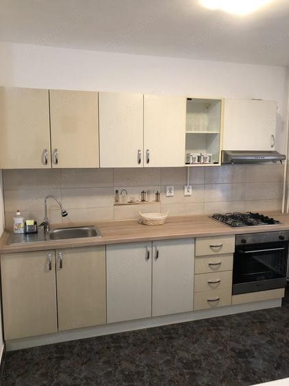 Apartament cu 3 camere decomandat în Nerva Traian