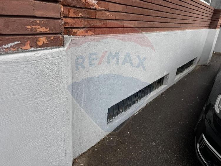 Spațiu comercial 455 metrii patrati Rovine - 2