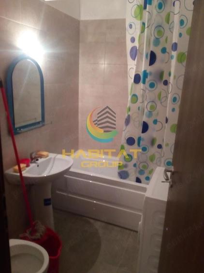 Garsonieră decomandată în Vest