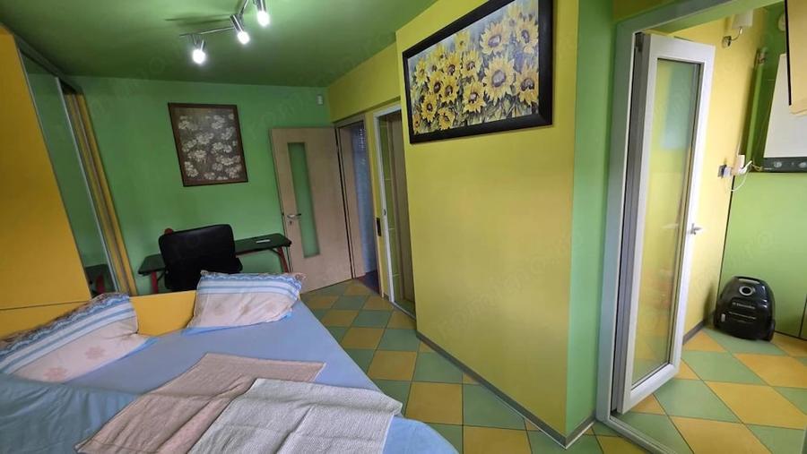Apartament cu 4 camere decomandat în Complex Studențesc