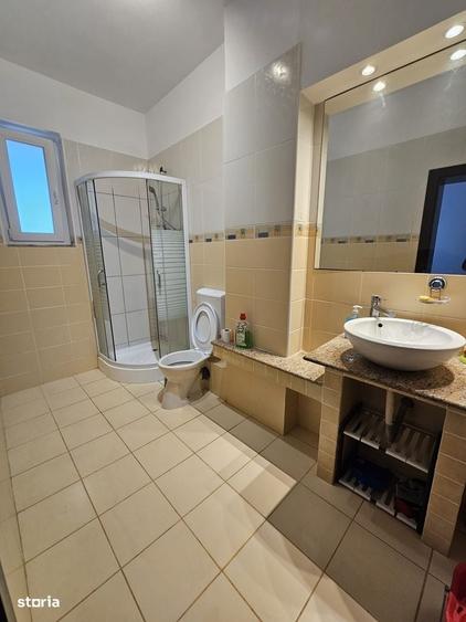 Casă cu 4 camere decomandat în Ghiroda