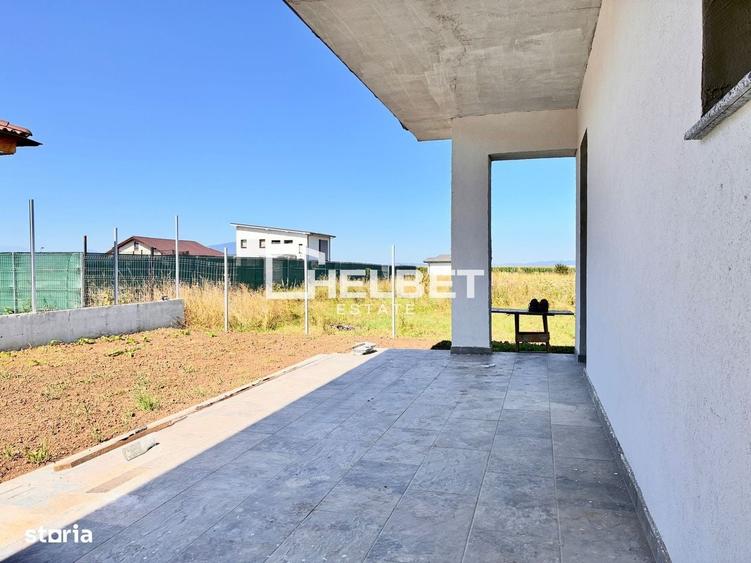 Casă cu 4 camere cu Teren 405 Mp în Sânpetru
