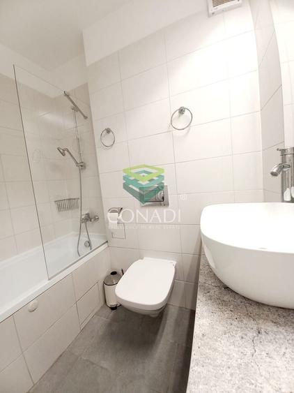 Apartament cu 3 camere semidecomandat în Aviației