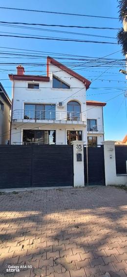 Casă cu 8 camere cu Teren 300 Mp în Chitila