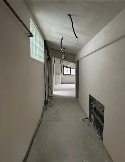 Apartament cu 3 camere decomandat în Băneasa