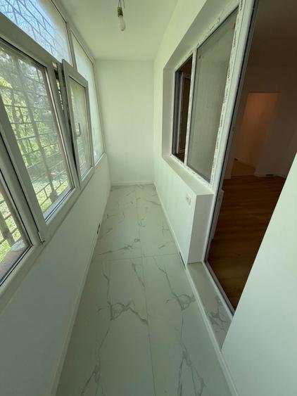 Apartament cu 3 camere semidecomandat în Titan