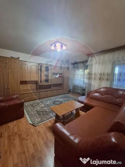 Apartament cu 3 camere decomandat în 1 Mai