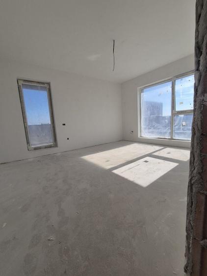 Apartament cu 3 camere decomandat în Theodor Pallady