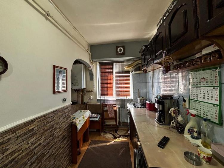 Apartament cu 2 camere decomandat, mobilat în Ostroveni